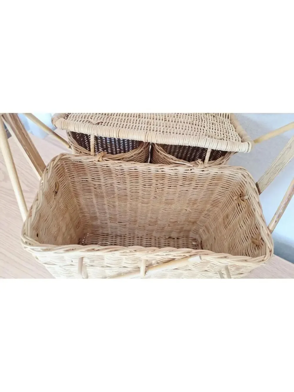 1960’s VTG Camping Wicker Picnic Basket with Double Wine Bottle Holder MCM